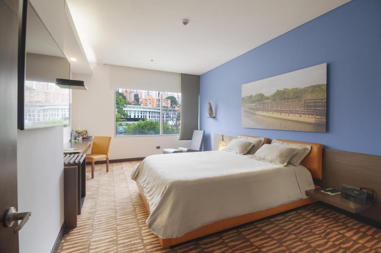 Diez Hotel Categoria Colombia Medellin Luaran gambar